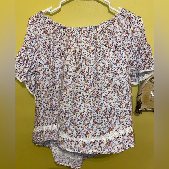 American Eagle off the shoulder top. Size L. - Picture 5 of 7